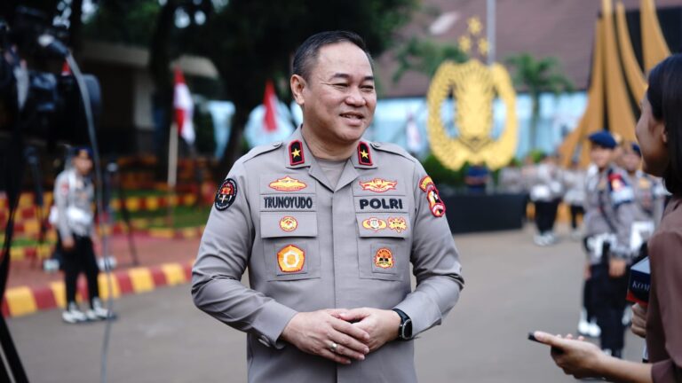 Kapolda Jatim Pimpin Sertijab PJU dan Sejumlah Kapolres*
