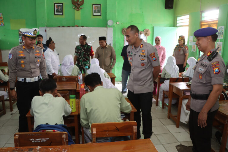 SPPG Polres Pasuruan Kota Layani 1.635 Penerima Manfaat MBG di 11 Sekolah*