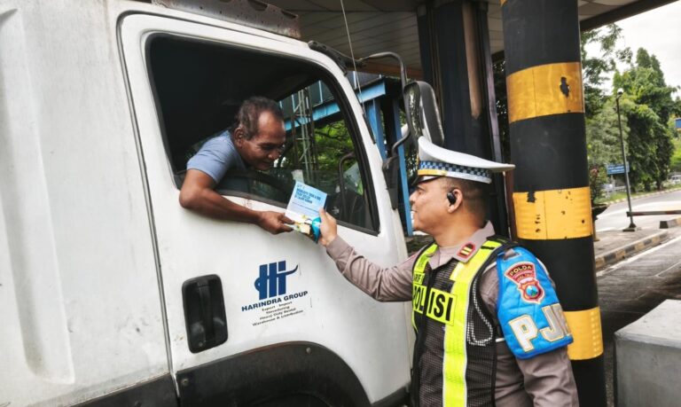 Ditlantas Polda Jatim Tertibkan Penggunaan Lajur Jalan Tol*