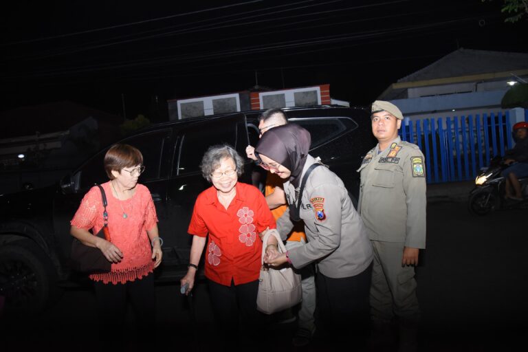 Respon Sigap Polwan Polres Bondowoso Layani Jemaat di Vihara Ariya Maitera*