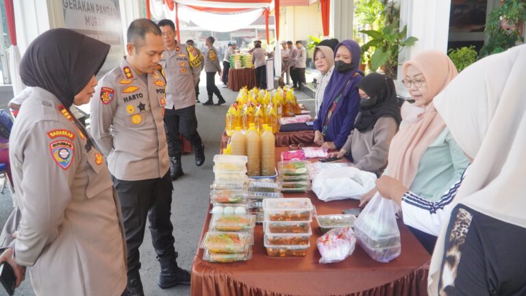 Gerakan Pangan Murah Polri, Polres Pasuruan Berhasil Salurkan 45 Ton Beras untuk Masyarakat