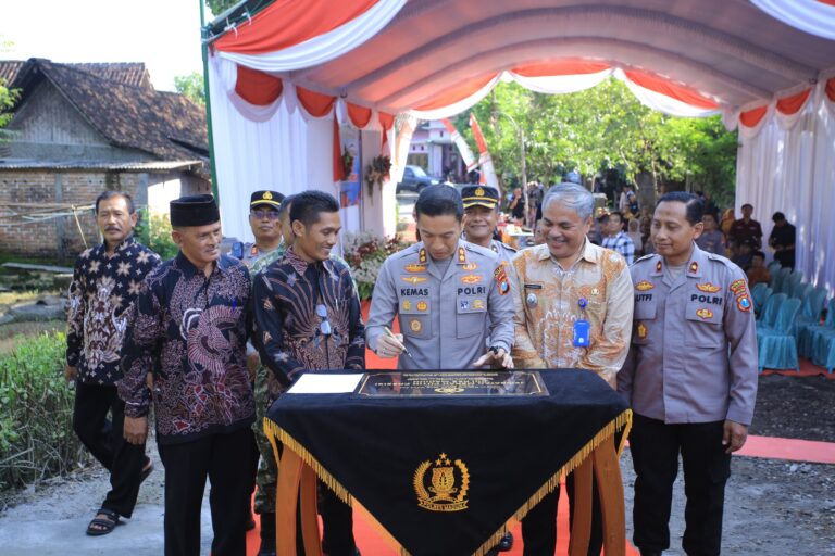 Polres Madiun Resmikan Jembatan Merah Putih Presisi, Akses Warga Kini Lebih Aman*