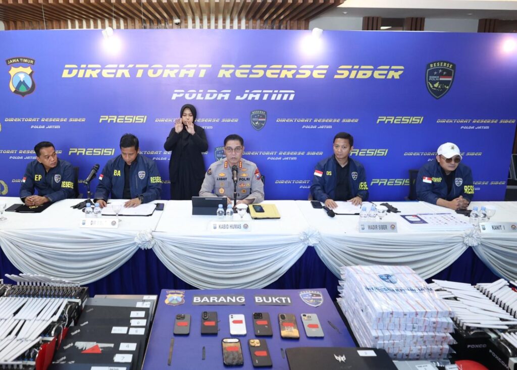 Polda Jatim Ungkap Dugaan Penyalahgunaan Data Pribadi untuk Layanan OTP Ilegal, Tiga Tersangka Diamankan*