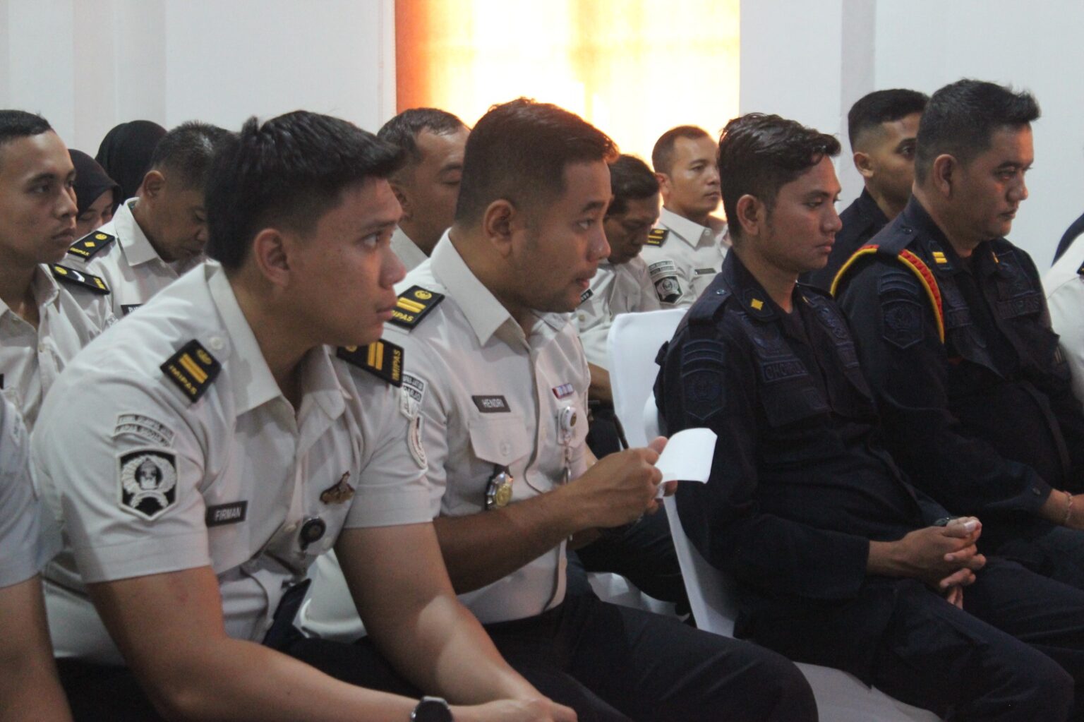 Perkuat Kedisiplinan, Kalapas Sidoarjo Gelar Rapat Evaluasi Kinerja dan Pengamanan Kapas