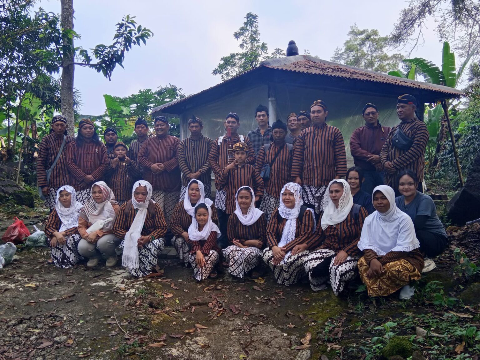 KOMUNITAS GESANG KASUNYATAN LESTARIKAN BUDAYA JAWA DI KAWASAN GUNUNG ARJUNO