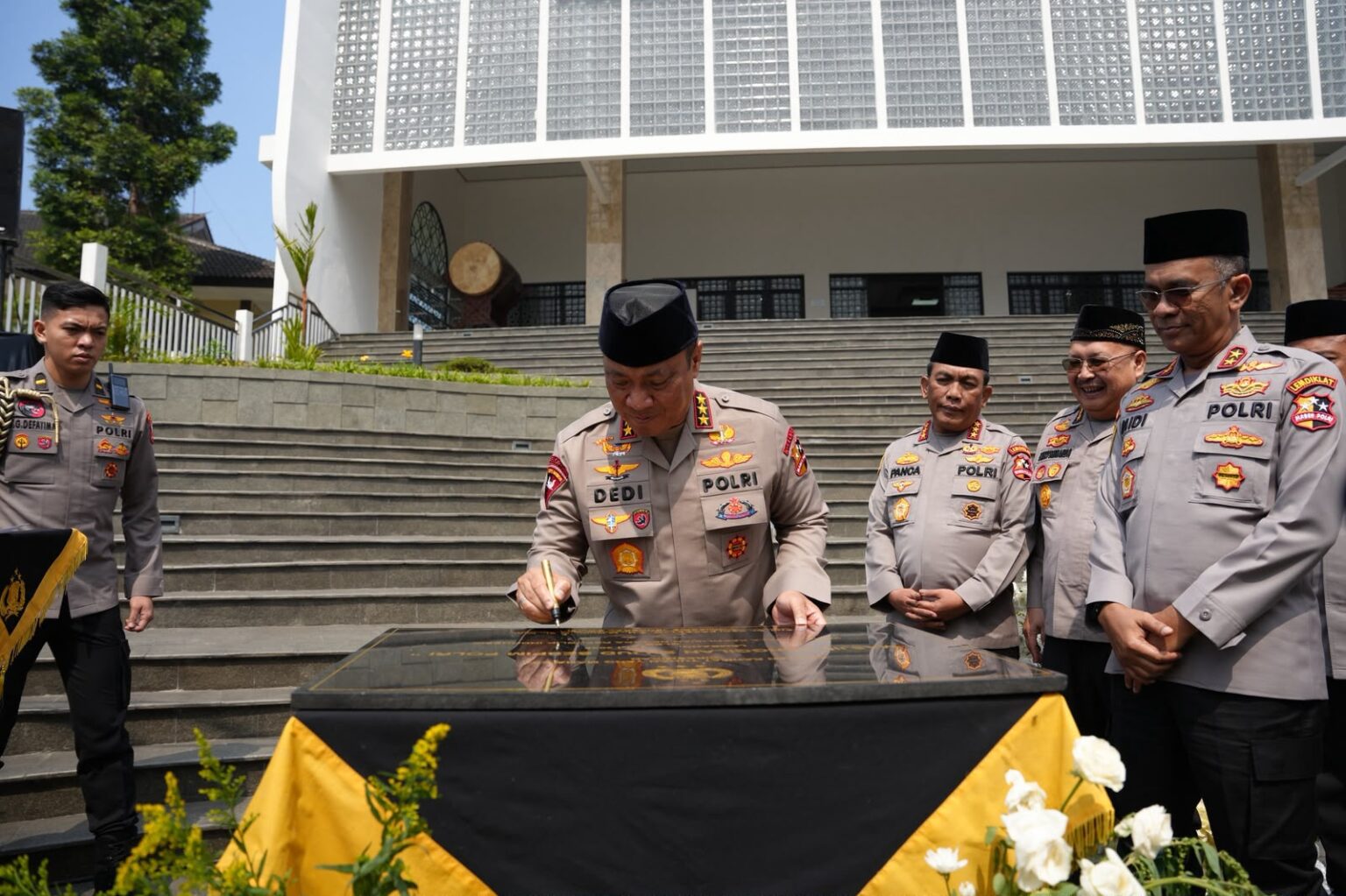 Masjid Panggilan Sujud Direvitalisasi, Wakapolri: Bangun Karakter, Bangun Peradaban*