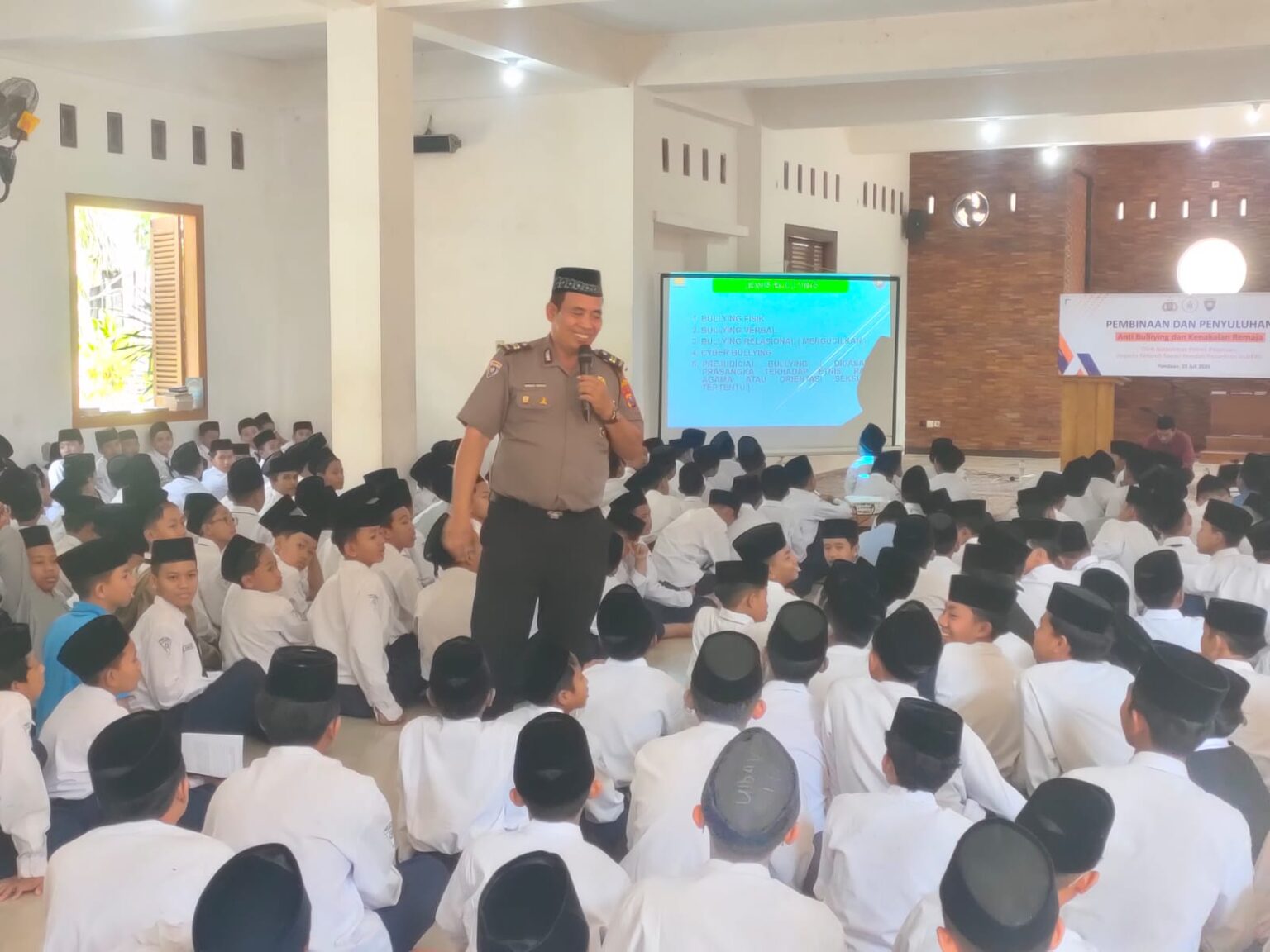 Merawat Generasi Emas dari Ancaman Narkoba dan Bullying, Satbinmas Polres Pasuruan Gelar Binluh di ALBERR Pandaan*
