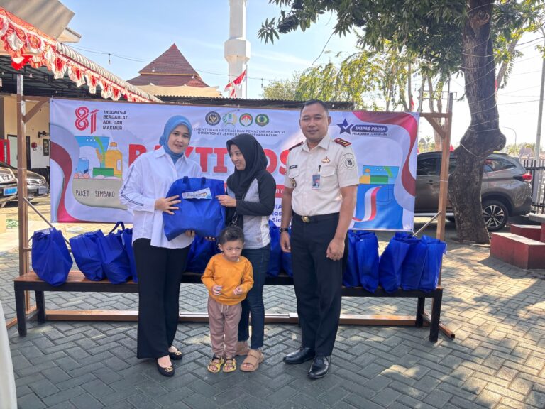 Sambut HUT ke 81 Kemerdekaan RI Lapas Kelas IIA Sidoarjo Tebar Kepedulian Melalui Bakti Sosial dan penyaluran 45 Paket Sembako