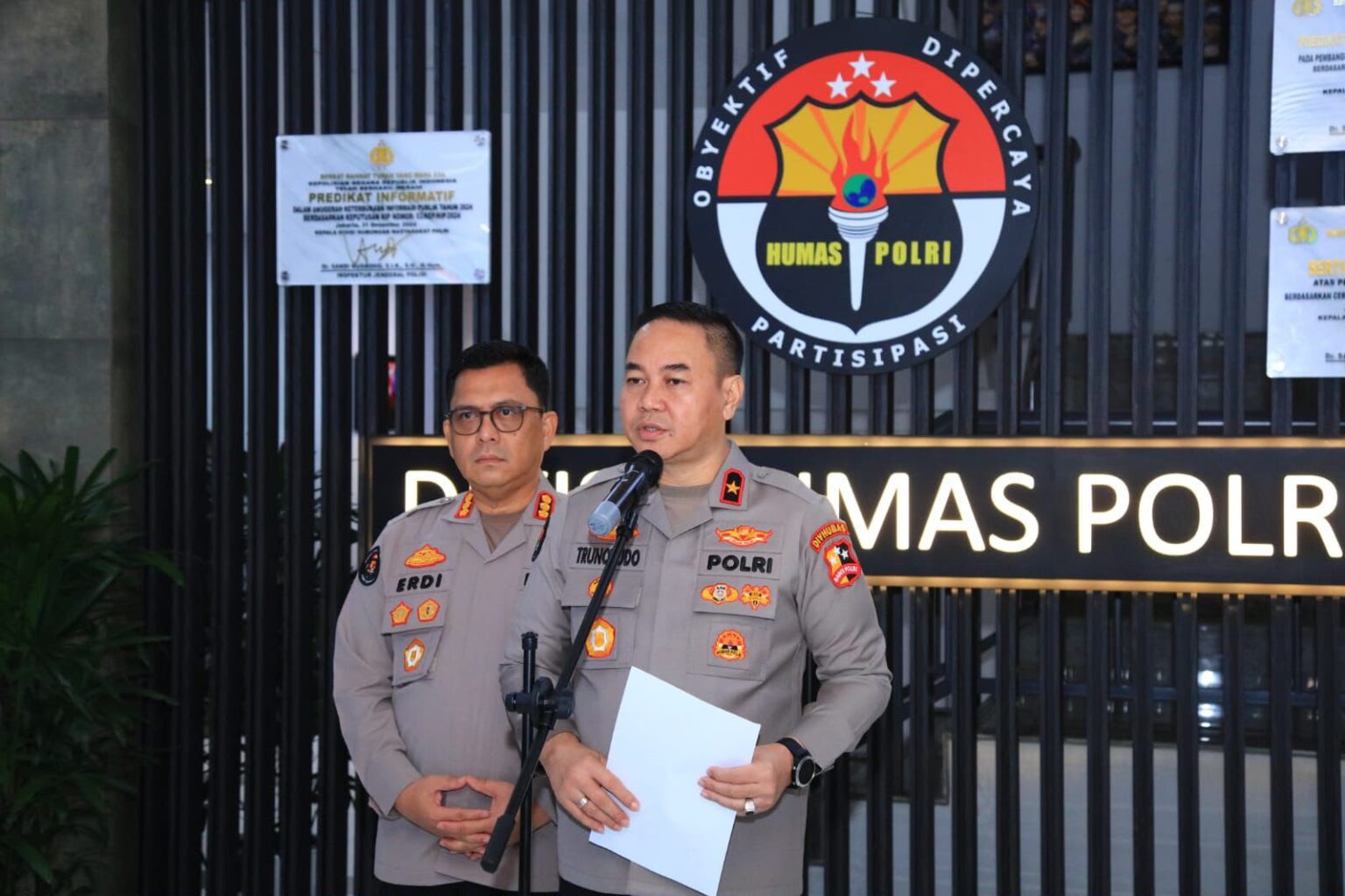 Hari Ke-6 Pascagempa, Polri Terus Bergerak: Brimob dan Bantuan Logistik Konsisten Dikirim ke NTT